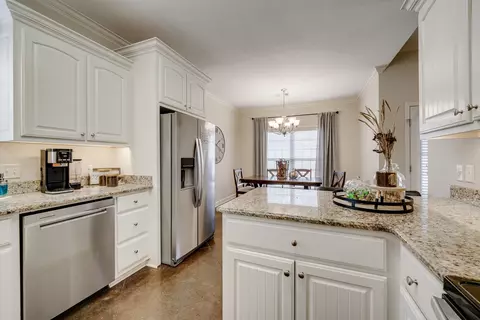 Kitchen - 5110 Trinity Xing, Conway, AR 72034 photo 2 of 3