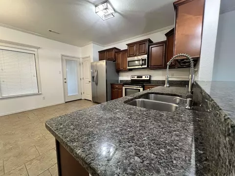 Kitchen - 1316 Crossing Loop, Bryant, AR 72022 photo 3 of 3