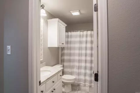 Bath - 48 Sierra Dr, Austin, AR 72007 photo 7 of 9