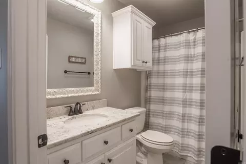 Bath - 48 Sierra Dr, Austin, AR 72007 photo 8 of 9