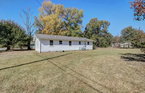 1321 S Pear St, Pine Bluff, AR 71603 photo 4