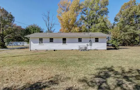 1321 S Pear St, Pine Bluff, AR 71603 photo 5