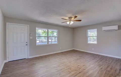 1321 S Pear St, Pine Bluff, AR 71603 photo 8