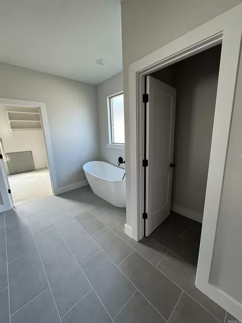 Bath - 7016 Cold Creek Dr, Alexander, AR 72002 photo 7 of 8