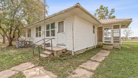 135 3rd, Biggers, AR 72413 photo 2