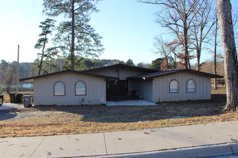 2212 E Lakeview, Benton, AR 72015 photo 1