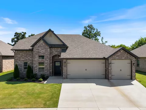 522 N Phoenix Rd, Fayetteville, AR 72704