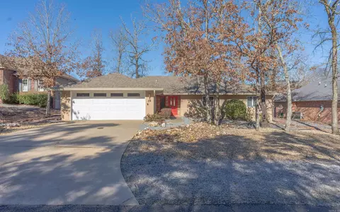 19 Viajero Way, Hot Springs Village, AR 71909