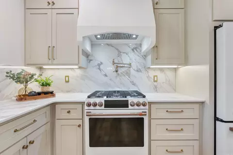 Kitchen - 5 Evelyn Ln, Conway, AR 72032 photo 5 of 9