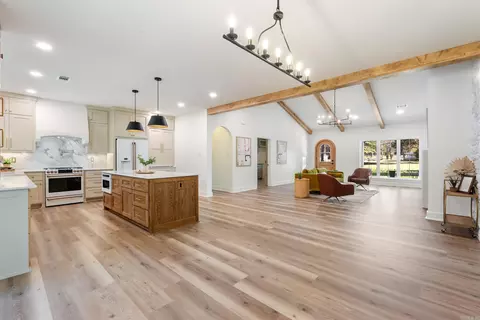 Entry Way - 5 Evelyn Ln, Conway, AR 72032 photo 1 of 3