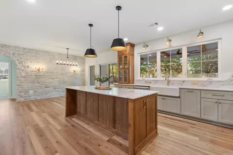 Kitchen - 5 Evelyn Ln, Conway, AR 72032 photo 7 of 9
