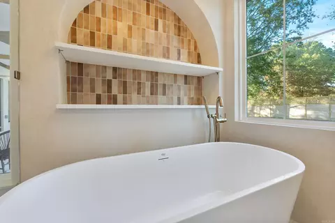 Bath - 5 Evelyn Ln, Conway, AR 72032 photo 8 of 8