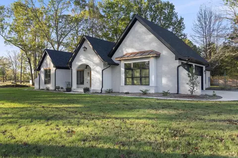Exterior - 5 Evelyn Ln, Conway, AR 72032 photo 2 of 6