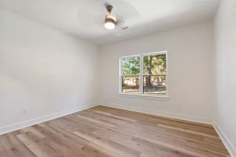 Bedroom - 5 Evelyn Ln, Conway, AR 72032 photo 2 of 4