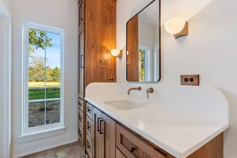 Bath - 5 Evelyn Ln, Conway, AR 72032 photo 5 of 8