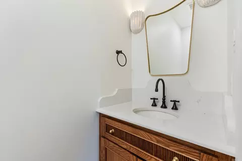 Bath - 5 Evelyn Ln, Conway, AR 72032 photo 3 of 8
