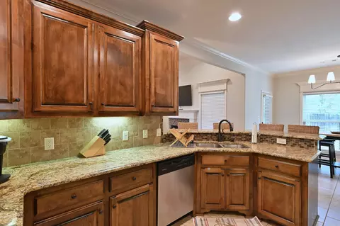 Kitchen - 1158 Oak Glenn Loop, Bryant, AR 72022 photo 3 of 5