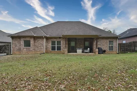 Exterior - 1158 Oak Glenn Loop, Bryant, AR 72022 photo 4 of 5