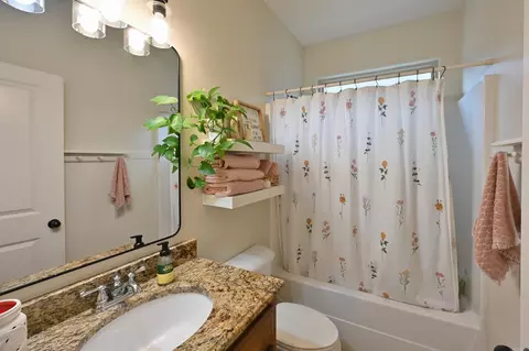 Bath - 1158 Oak Glenn Loop, Bryant, AR 72022 photo 5 of 5