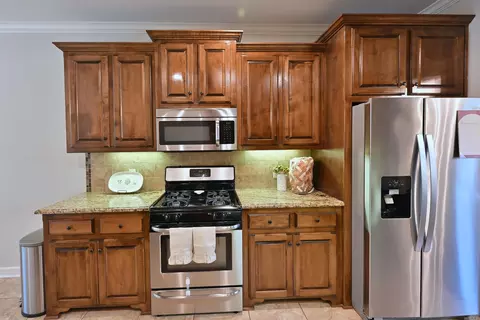 Kitchen - 1158 Oak Glenn Loop, Bryant, AR 72022 photo 4 of 5