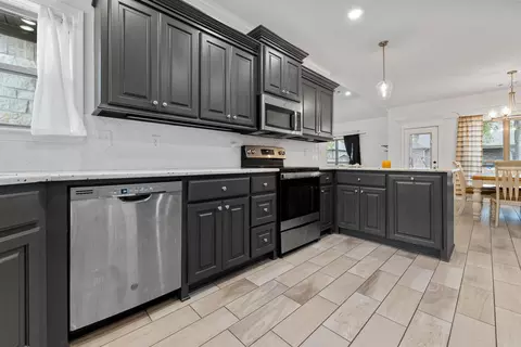 Kitchen - 212 Heather Loop, Beebe, AR 72012 photo 3 of 4