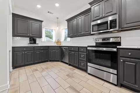 Kitchen - 212 Heather Loop, Beebe, AR 72012 photo 2 of 4