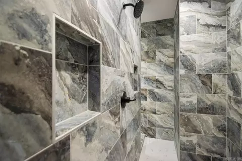 Bath - 10557 Gunter Loop, Benton, AR 72019 photo 5 of 8