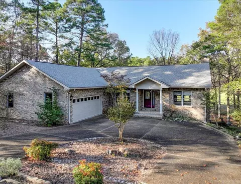 8 Lindura Ln, Hot Springs Village, AR 71909