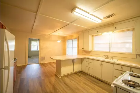 28 E Main St, Greenbrier, AR 72058 photo 6
