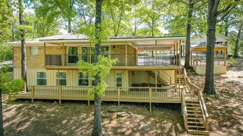 199 Narrows Dr, Greers Ferry, AR 72067