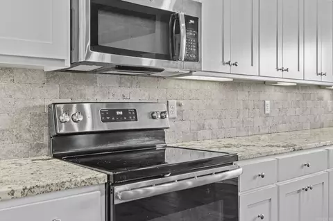 Kitchen - 100 Sandy Creek Dr, Ward, AR 72176 photo 2 of 3