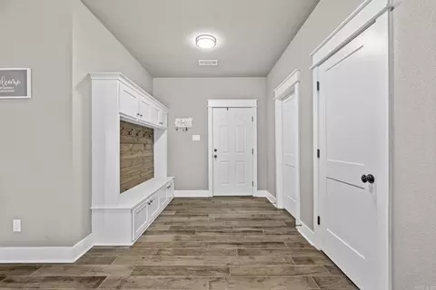 Entry Way - 100 Sandy Creek Dr, Ward, AR 72176 photo 5 of 6