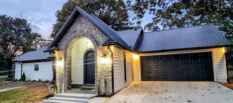 1308 W Booth Rd, Searcy, AR 72143
