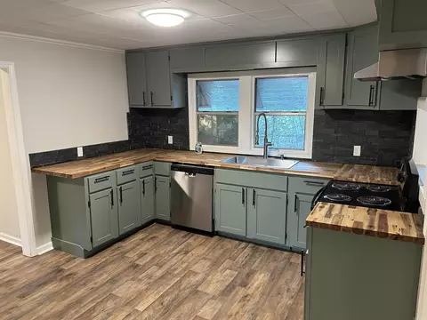 Kitchen - 13 E Main St, Greenbrier, AR 72058 photo 1 of 2