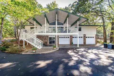 110 Tennyson Dr, Greers Ferry, AR 72067