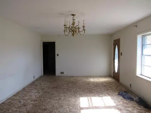 Living - 43 Springfield Rd, Springfield, AR 72157 photo 1 of 2