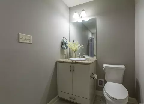 Bath - 3901 Commonwealth Dr, Bryant, AR 72022 photo 6 of 6