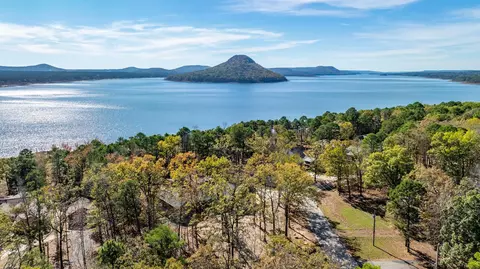 209 Cherokee Dr, Fairfield Bay, AR 72088