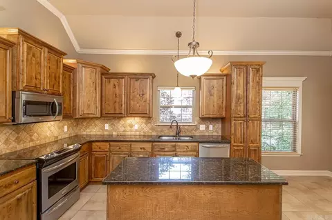 Kitchen - 3014 Quarter Horse Dr, Benton, AR 72015 photo 4 of 4