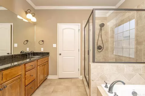 Bath - 3014 Quarter Horse Dr, Benton, AR 72015 photo 3 of 6
