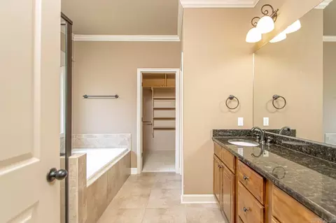 Bath - 3014 Quarter Horse Dr, Benton, AR 72015 photo 1 of 6