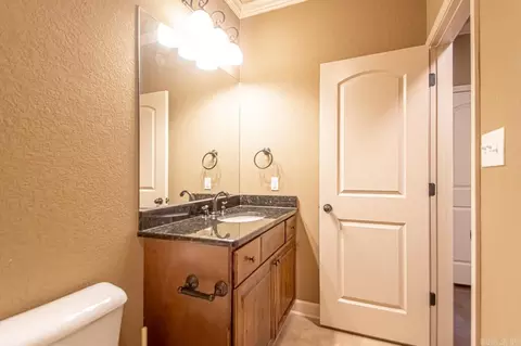 Bath - 3014 Quarter Horse Dr, Benton, AR 72015 photo 6 of 6