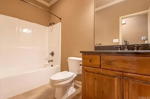 Bath - 3014 Quarter Horse Dr, Benton, AR 72015 photo 5 of 6