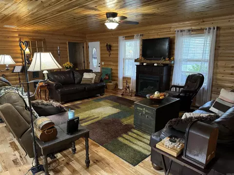 Living - 83 Circle Dr, Drasco, AR 72530 photo 2 of 3