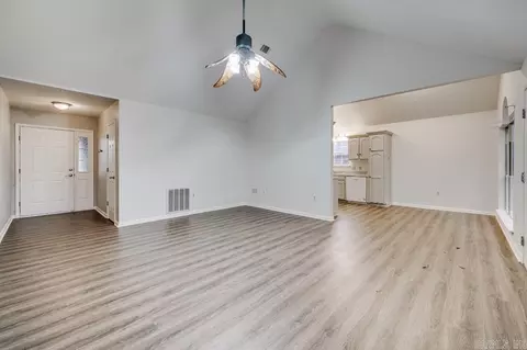 Living - 61 E Main St, Greenbrier, AR 72058 photo 3 of 4