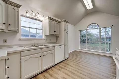 Kitchen - 61 E Main St, Greenbrier, AR 72058 photo 4 of 4