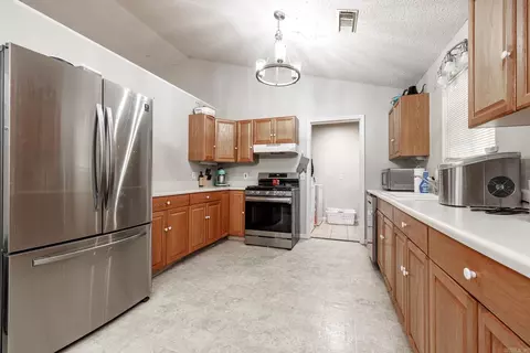 Kitchen - 575 Midway Rd, Donaldson, AR 71941 photo 1 of 2