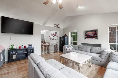 Living - 575 Midway Rd, Donaldson, AR 71941 photo 2 of 2