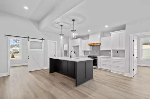 Entry Way - 8905 Wingate Dr, Benton, AR 72019 photo 2 of 8