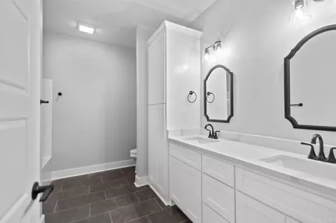 Bath - 8905 Wingate Dr, Benton, AR 72019 photo 3 of 3